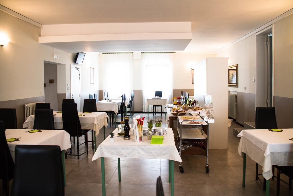 Hotel Arianna อีเซโอ ภายนอก รูปภาพ