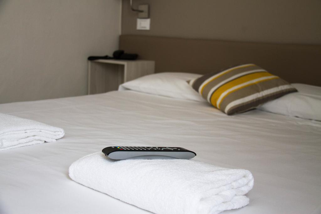 Hotel Arianna อีเซโอ ภายนอก รูปภาพ