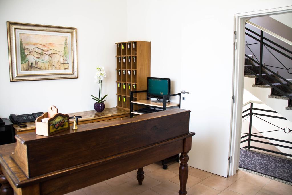 Hotel Arianna อีเซโอ ภายนอก รูปภาพ