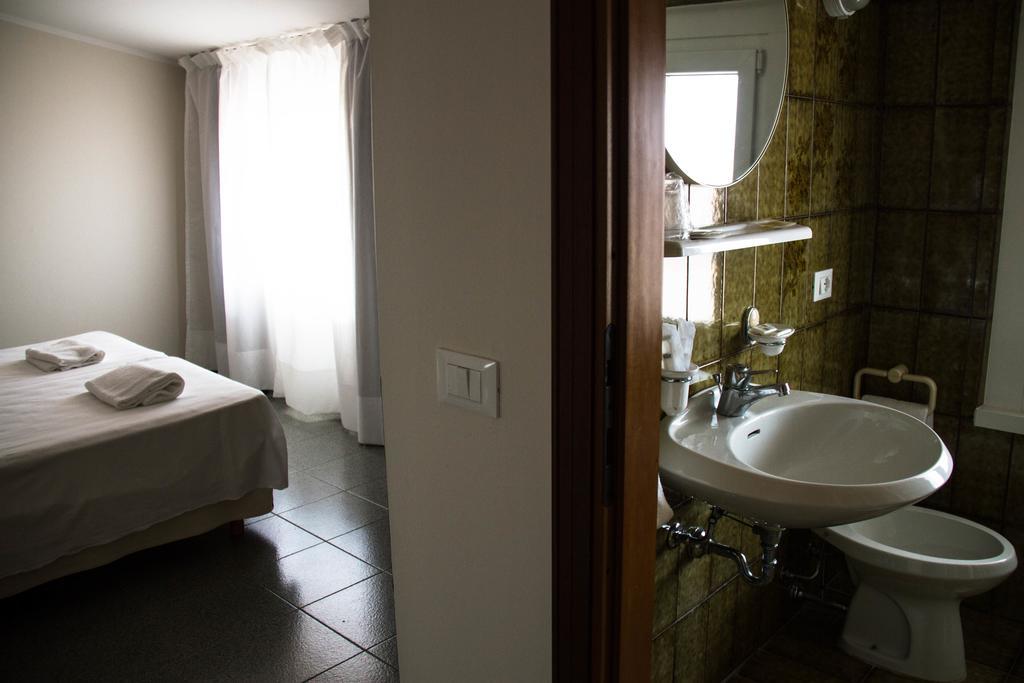 Hotel Arianna อีเซโอ ห้อง รูปภาพ