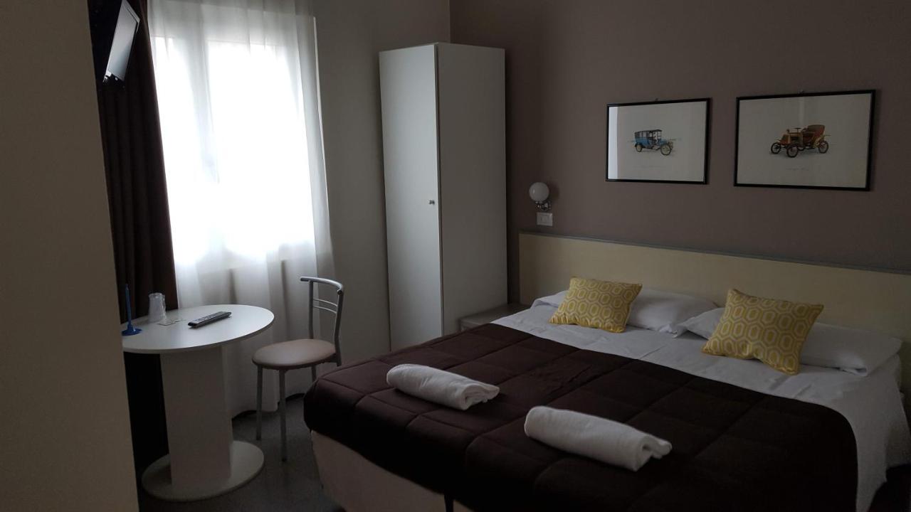 Hotel Arianna อีเซโอ ภายนอก รูปภาพ