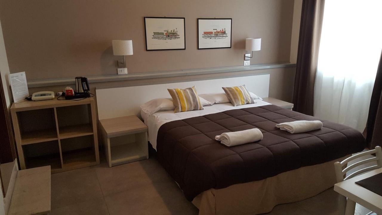 Hotel Arianna อีเซโอ ภายนอก รูปภาพ